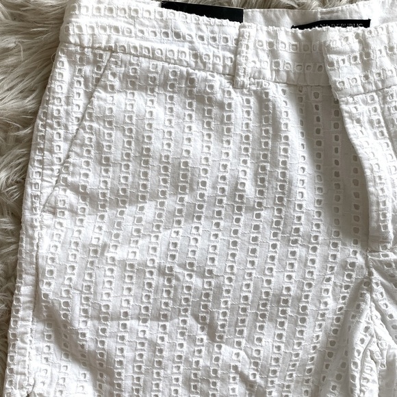 Banana Republic Eyelet Shorts White 4 1/2 Inches - Picture 5 of 11